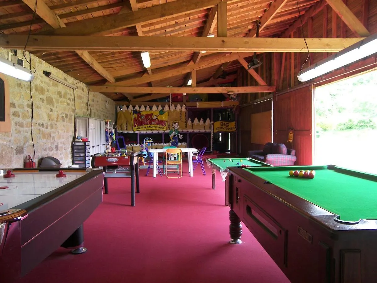 Bonne Chere Family Friendly Gites * Heated Pool * Huge Playbarn Pontivy