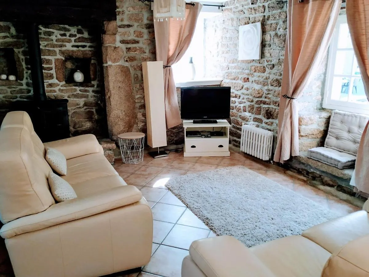 Holiday home Bonne Chere Family Friendly Gites * Heated Pool * Huge Playbarn Pontivy